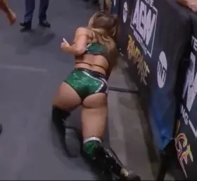 Anna Jay Crawling 👀