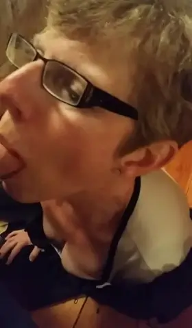 That Maid Gilf look like my grandma....