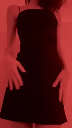 I miss giving head in the club’s bathroom 😔