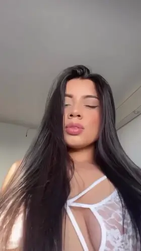 I’m only 22 and I have a thing for older guys.. is that a problem?🥰