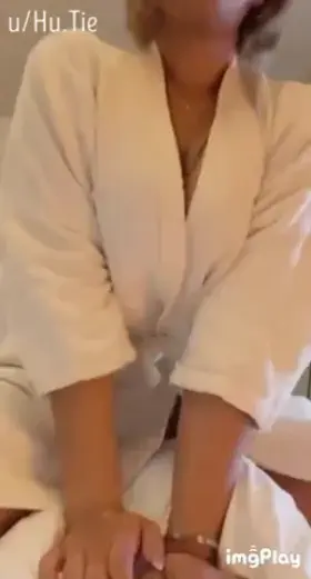 Lemme know if you wanna see me naked riding my pillow