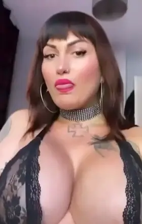 am i hot enough for you? dms open