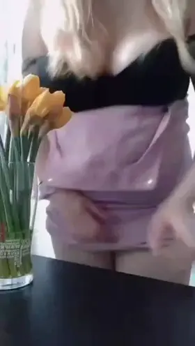 im wait for your cock betwen my ass