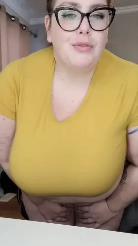 Let me hypnotize you with my big bouncy boobs!