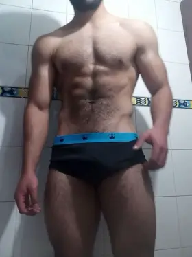 19 big thighs 💪🏽😈