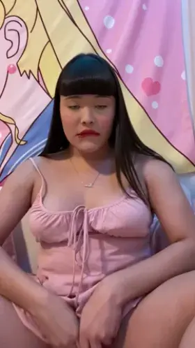 Squishy tiddy. Big clitty. 😏