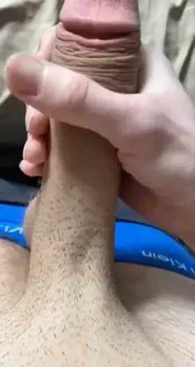 who wants my thick cut cock stretching their pussy?😈😏