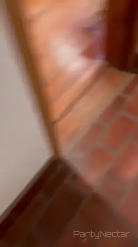 How I get a man’s attention in 3 seconds. Would I catch your eye?