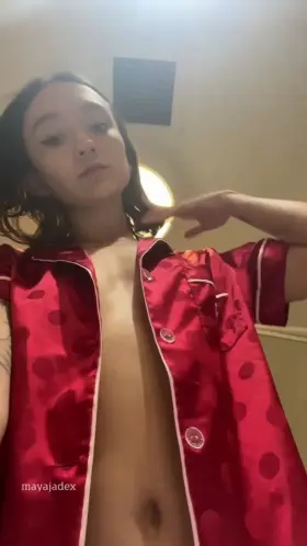 hi im a flatchested filipina