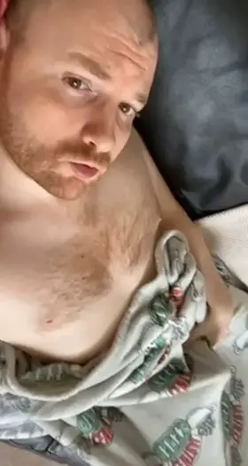 (38)Dad Bod and Uncut Cock