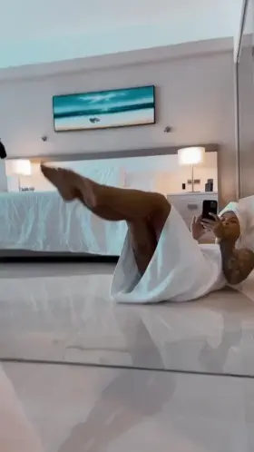 I’d spread em for ya