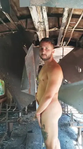 He eats my ass and much more on abandoned trains 🙈🤤 More in my profile 🥵