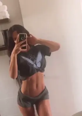 Feeling tight 😏 36F