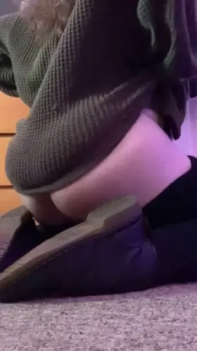 just got home from work and im super horny.. think u could come over and give me some dick?~