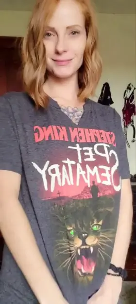 Happy Halloween!🎃 Say BOO if you'd love to run your tongue across my ghostly skin!👻