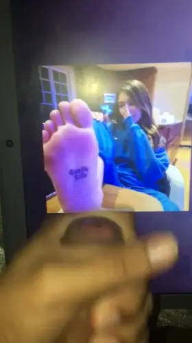 Gave Madison beer and her sexy sole a big load 🤤💦