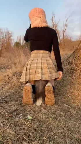 I know what you'd like to put under my tail haha