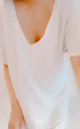 I love showing you guys my tits 💞 I feel so naughty 😳