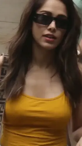 Nushrat Bharucha 💦 hot Braless nipples caught in a tight yellow top 👅 Slut proudly showing off her titties in public !