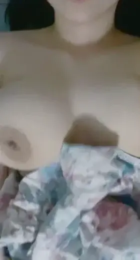 Struggling to get my tits in the [f]rame