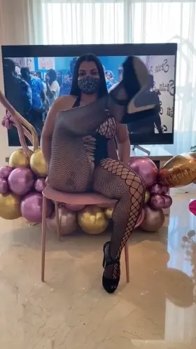 If I send you this at the middle of the night, would you come and fuck me? (f40)