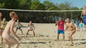 Camping 3 (FR2016) - the beach volleyball scene