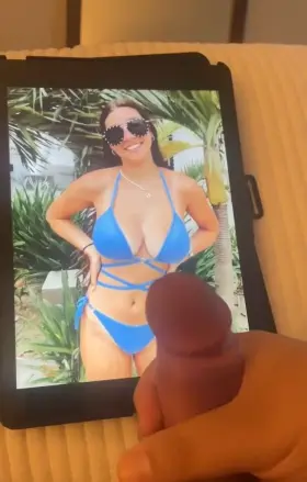 Couldn’t hold back to her tits