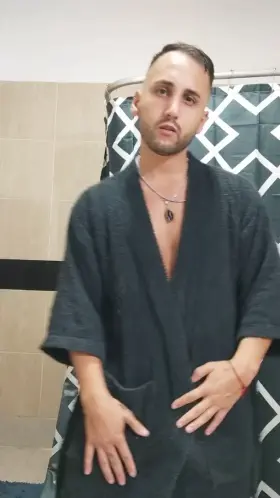 They left me alone and broke up with me 😭 now I'm looking for someone to deep throat me and take my sadness out 🙏❤