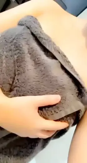 Look what's hiding under my towel 🙈