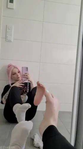 Would you lick or smell my feet?