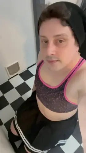 Do I look pretty? 👧