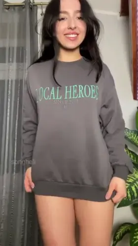 I would fuck everyone who loves petite girls 😈