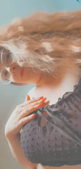 Making no bra Sundays a thing 🤤