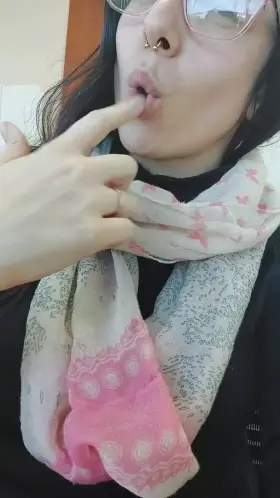 It's risky giving my lips and clit attention while at work...that's part of what makes it worth it...