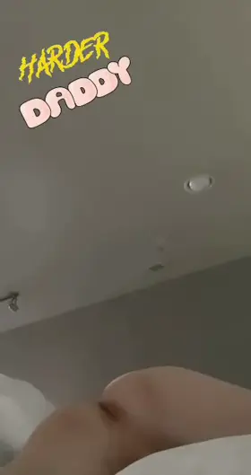 I’m a submissive sissy slut 😩