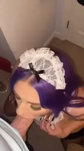 [Kik: La20101 / Reddit] So horny rn. Need a bud to get on their knees for me and suck my cock. DM me if u can be a little slut for me