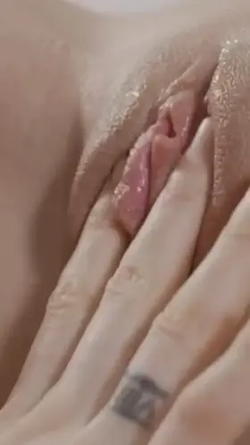 Want to eat my pussy💋 Watch full video👙Link in comment👇👇
