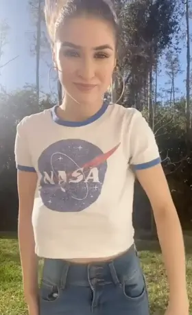 Tea break from NASA 😜😍 Her album Links in comments 👇🏻🔥