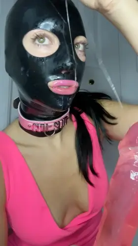 The proper way to shine a hood 😏🤤