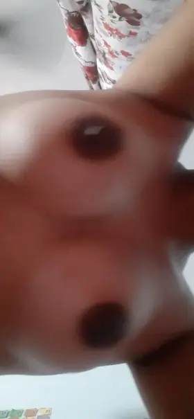 When you long press the iPhone app icons😄 shake shake shake 😋😋 who all got iPhone