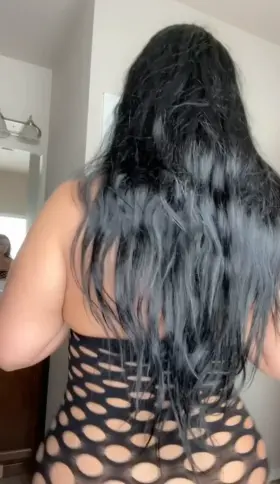 A week home alone!? What am I to do? Maybe someone in here can cum pay my pussy a visit. [Video]