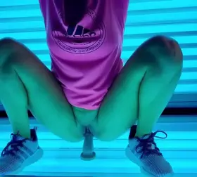 Had to go slow and steady so no one could hear the squeaky tanning bed through the door. 😅