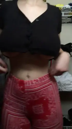 Would you believe me if I told you I’m a size 32I 💋 big titties little waist!