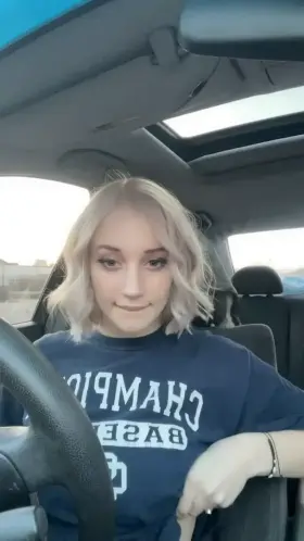 Hopefully if you seen me take my tits in my car you would do something about it 😩😊