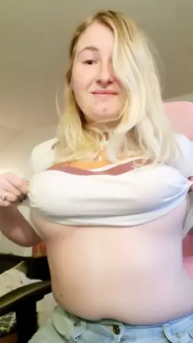 Fun titty drop to brighten your evening 😘