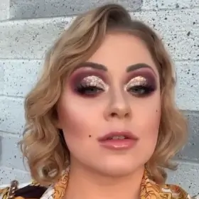 the attitude a bimbo look can bring...