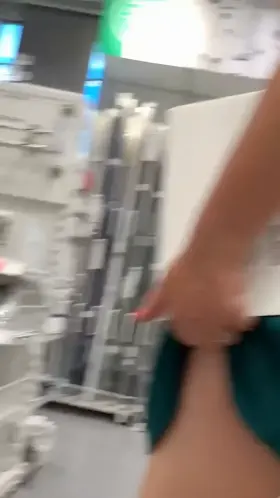 I love to go shopping without panties...+30