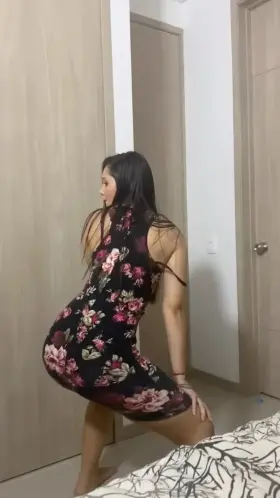 I want to dance for you naked i’m hot and lonely I wait for you in my room