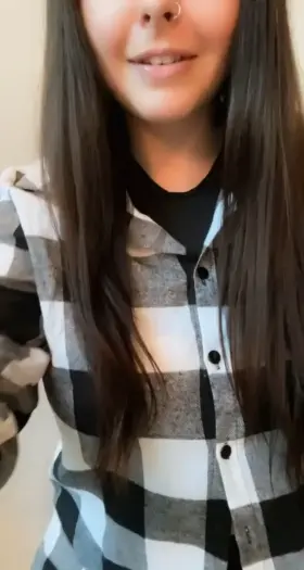 HI 👋 I’m Emma!! Your 🇨🇦 Girl Next Door | DAILY nudes (including face) | very interactive | Only $5.99 right now | Say you came from Reddit for a special surprise! | link in comments below