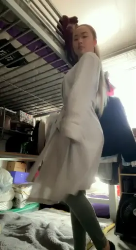 would make my day if at least one person loved my 18yrs old booty 😇